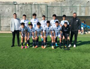 Selçuk Şahin, Yenişehir Belediyesi U16 Futbol Takımı’nın Heyecanını Yaşadı